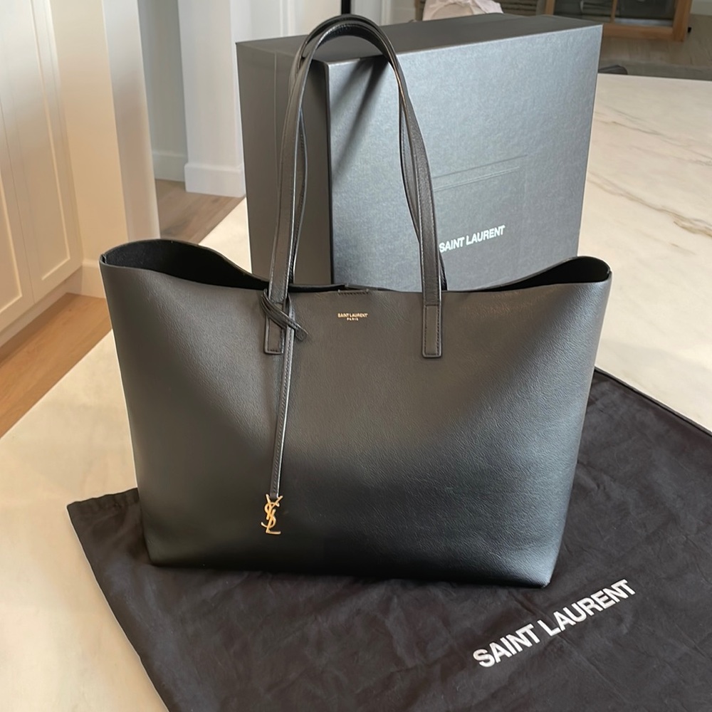 Saint Laurent shopping tote bag in black leather